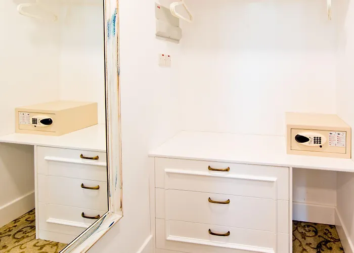 מלון The Olive Tree 4*