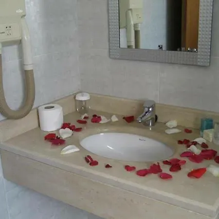 أوليف تري 4* Agios Epiktitos